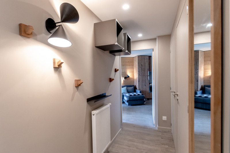 _lv_images__lot_0000000194_08_9915413 _lv_images__lot_0000000194_08_9915413