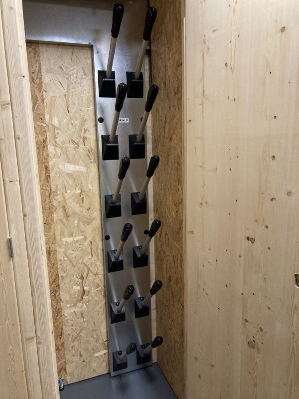 _lv_images__lot_0000000195_13_9339395