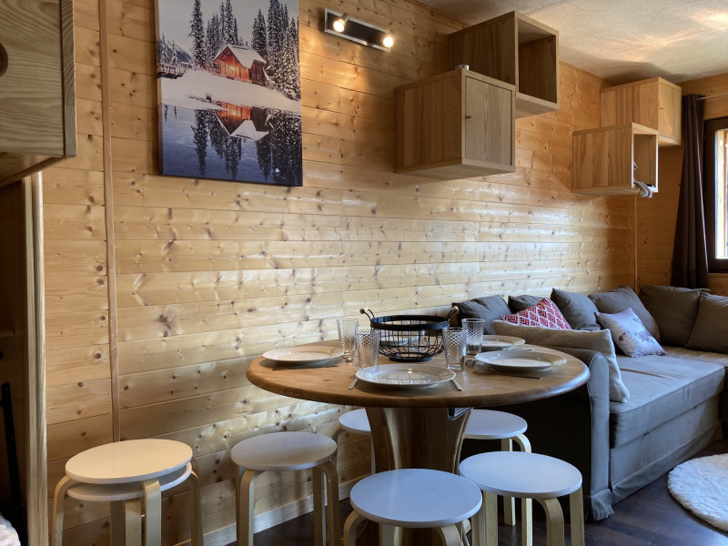 _lv_images__lot_0000000200_03_10002201 _lv_images__lot_0000000200_03_10002201