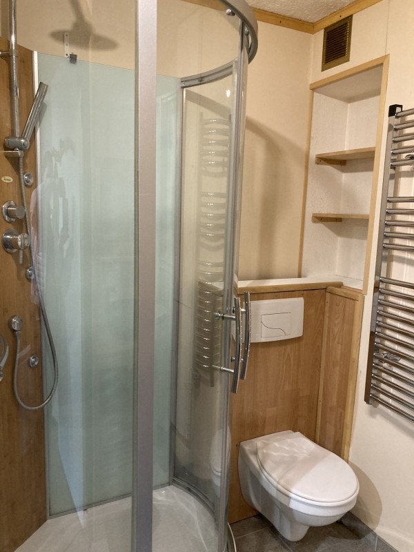 _lv_images__lot_0000000200_15_10192012