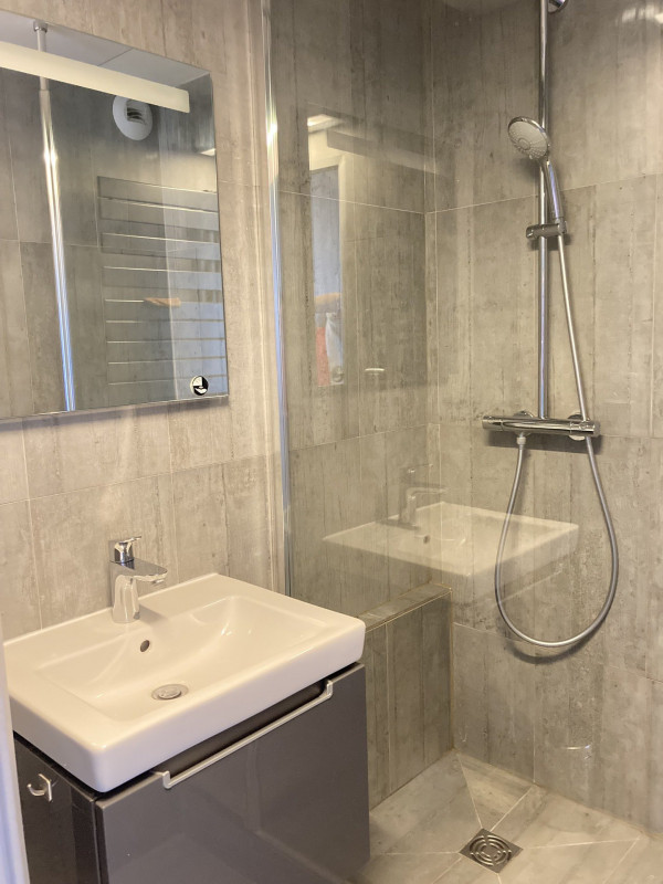 _lv_images__lot_0000000201_08_9841485