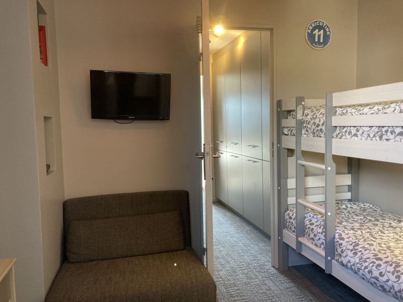 _lv_images__lot_0000000201_12_10358854