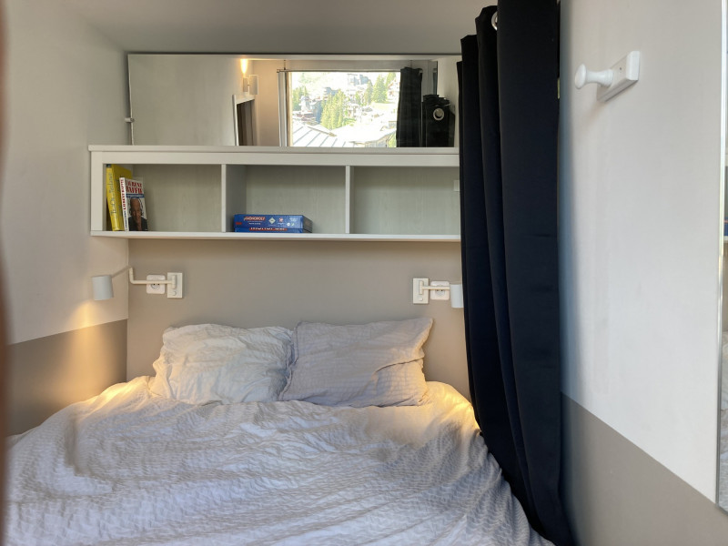 _lv_images__lot_0000000201_13_9735869