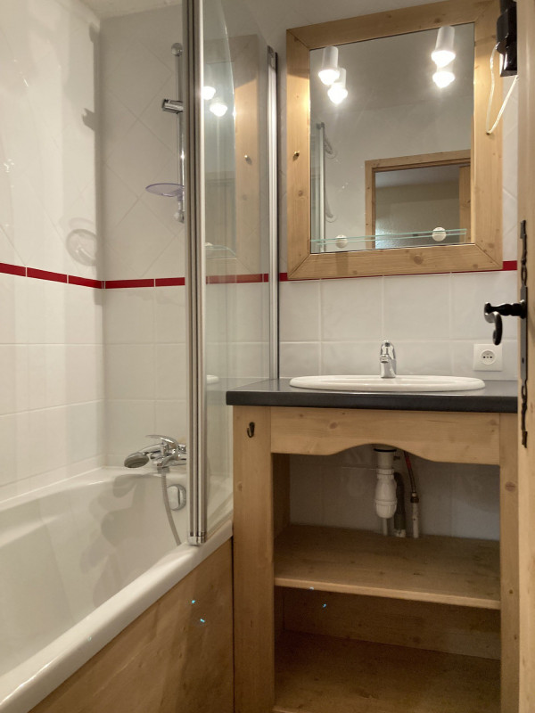 _lv_images__lot_0000000204_12_9281657