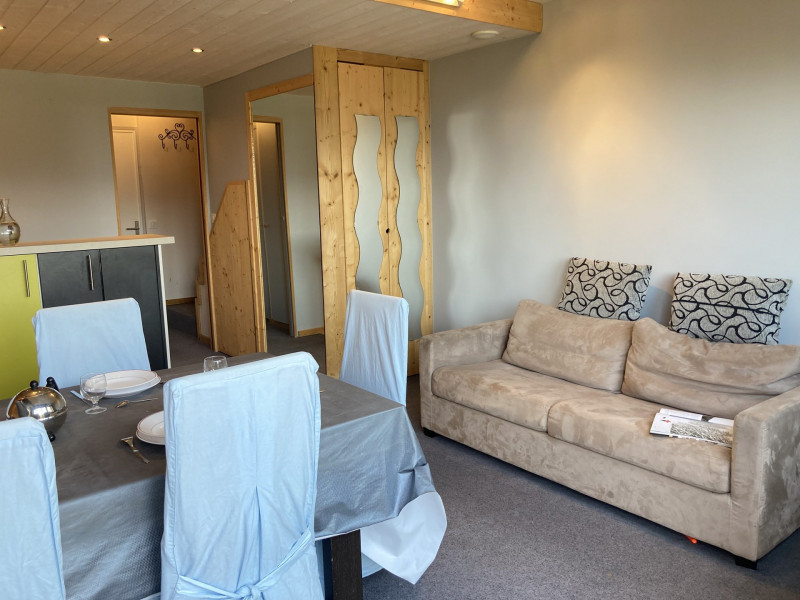 _lv_images__lot_0000000205_02_9177234 _lv_images__lot_0000000205_02_9177234