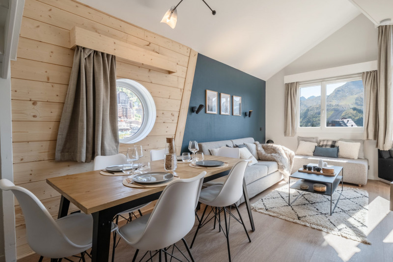 _lv_images__lot_0000000207_01_10008520