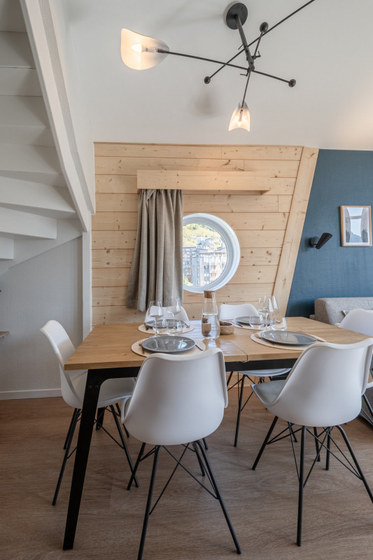 _lv_images__lot_0000000207_08_10144403 _lv_images__lot_0000000207_08_10144403