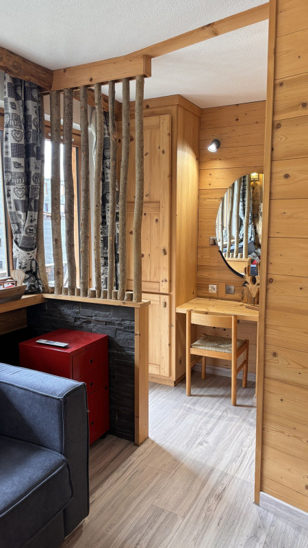 _lv_images__lot_0000000210_07_9922366