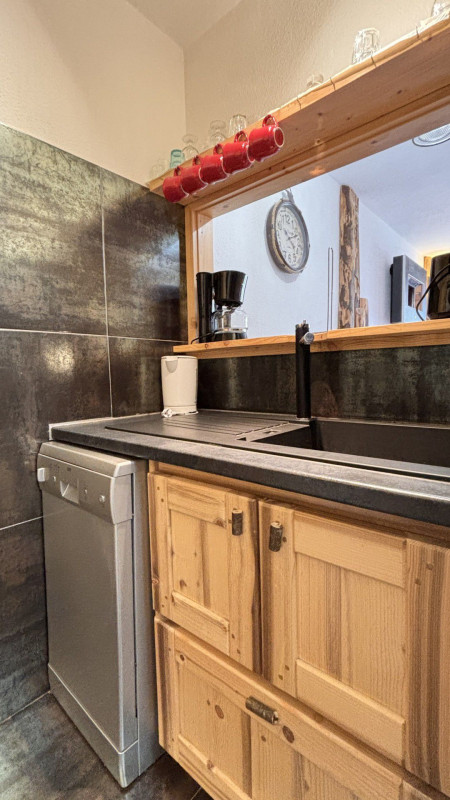 _lv_images__lot_0000000210_13_9781407