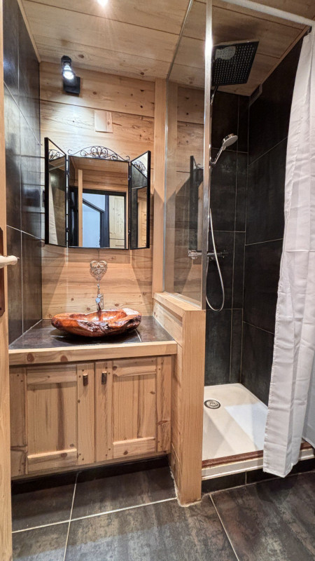 _lv_images__lot_0000000210_16_10272098