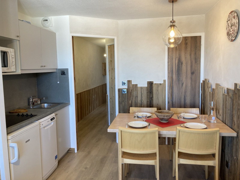 _lv_images__lot_0000000218_08_11170573