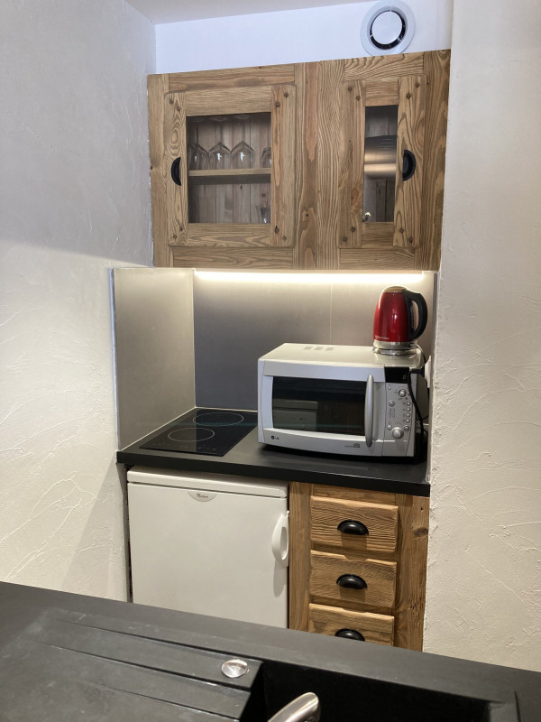 _lv_images__lot_0000000226_09_9716216