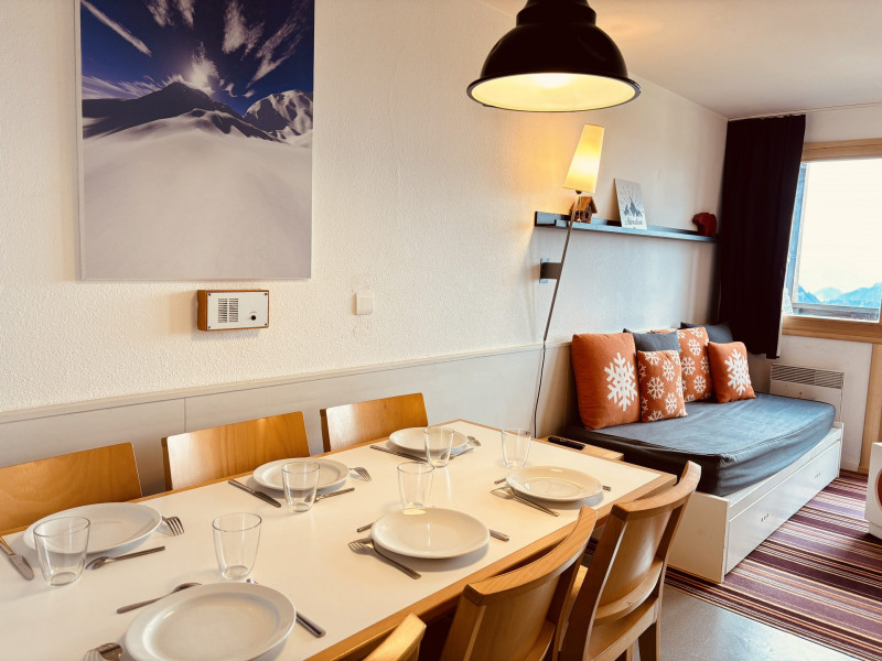 _lv_images__lot_0000000231_09_9807707