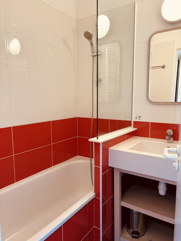 _lv_images__lot_0000000231_10_10242358