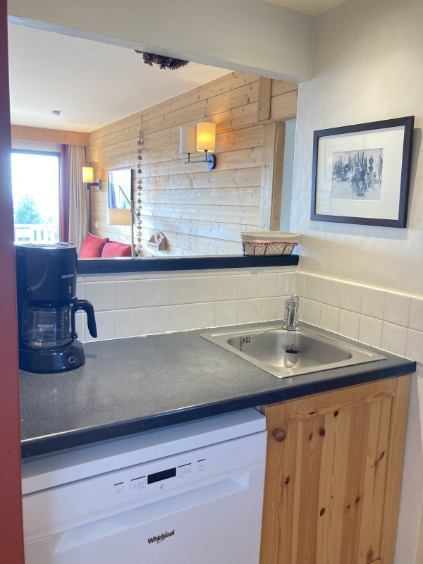 _lv_images__lot_0000000232_08_10336112