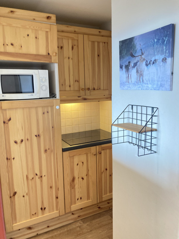 _lv_images__lot_0000000232_09_11105338