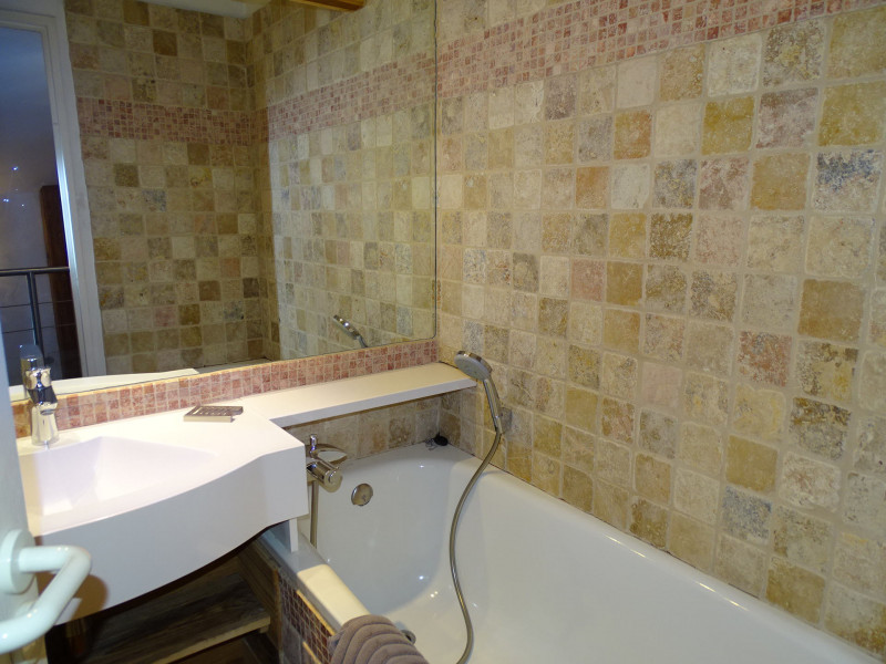 _lv_images__lot_0000000233_15_11072548