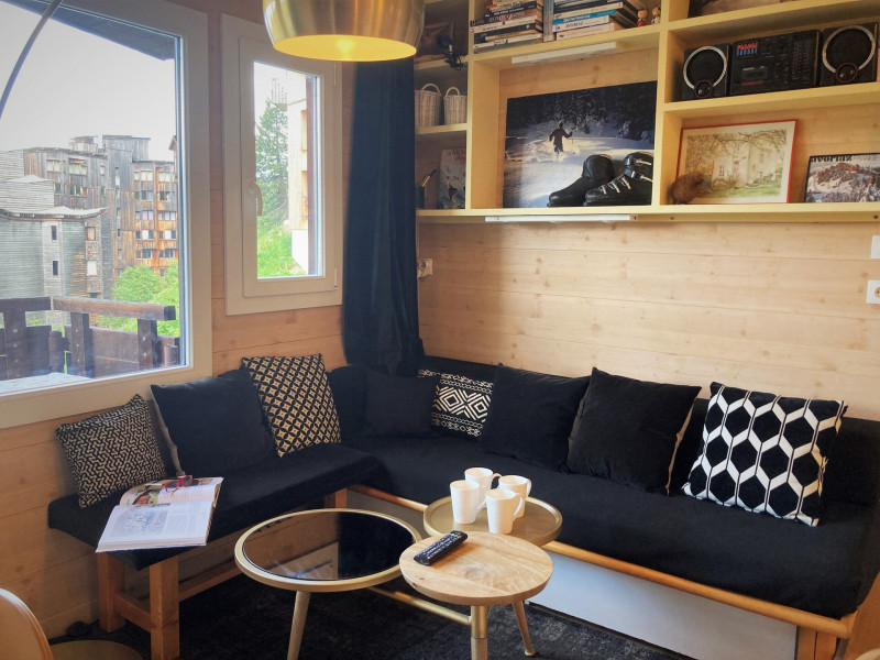 _lv_images__lot_0000000234_06_9735954