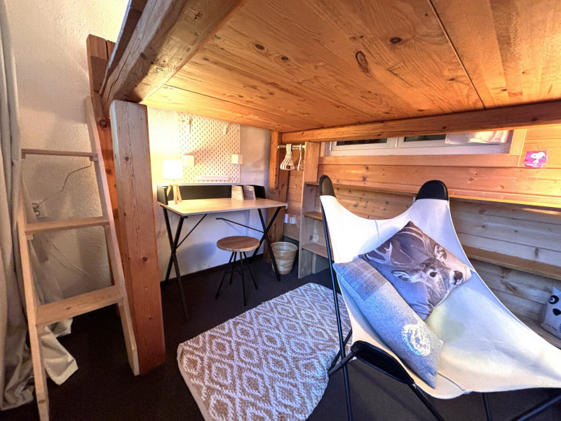 _lv_images__lot_0000000234_12_10015359 _lv_images__lot_0000000234_12_10015359