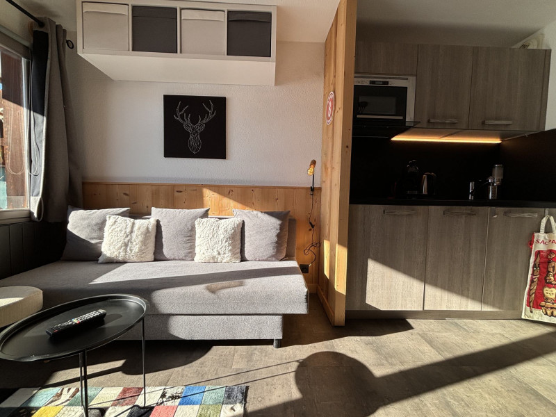 _lv_images__lot_0000000235_08_11145312