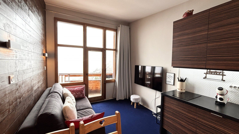 _lv_images__lot_0000000241_02_9248959