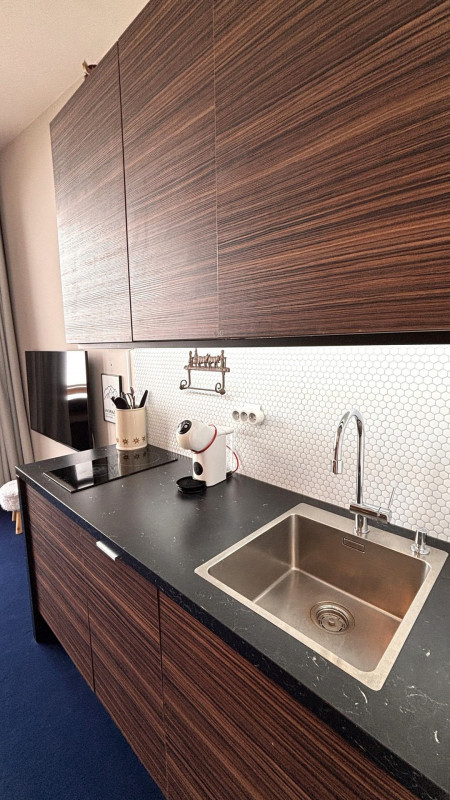 _lv_images__lot_0000000241_07_9729236