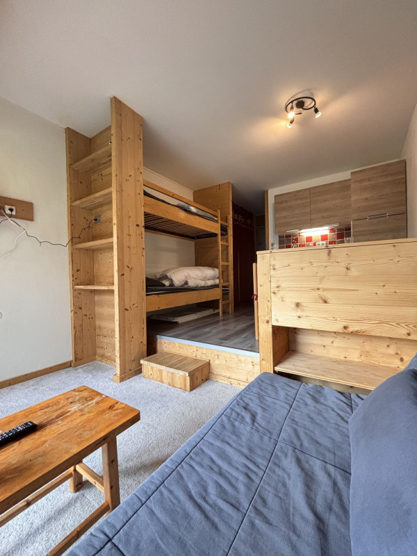 _lv_images__lot_0000000242_08_10185340 _lv_images__lot_0000000242_08_10185340