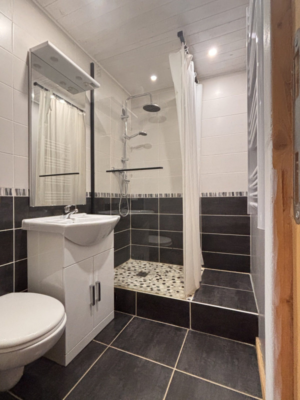 _lv_images__lot_0000000242_13_9909228