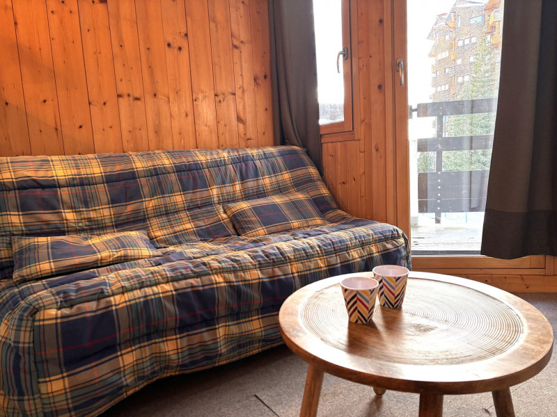 _lv_images__lot_0000000243_03_11145417 _lv_images__lot_0000000243_03_11145417