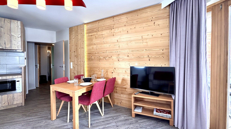 _lv_images__lot_0000000248_05_9768860