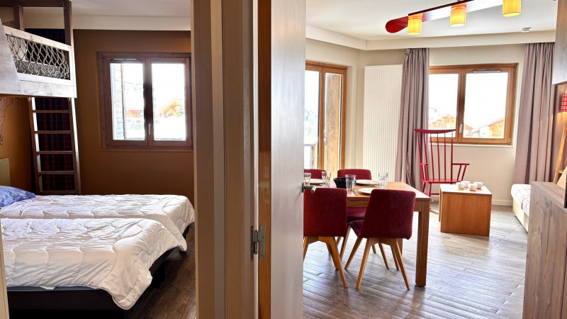 _lv_images__lot_0000000248_10_9420128