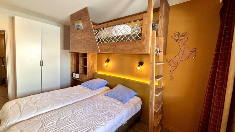 _lv_images__lot_0000000248_12_9748800 _lv_images__lot_0000000248_12_9748800