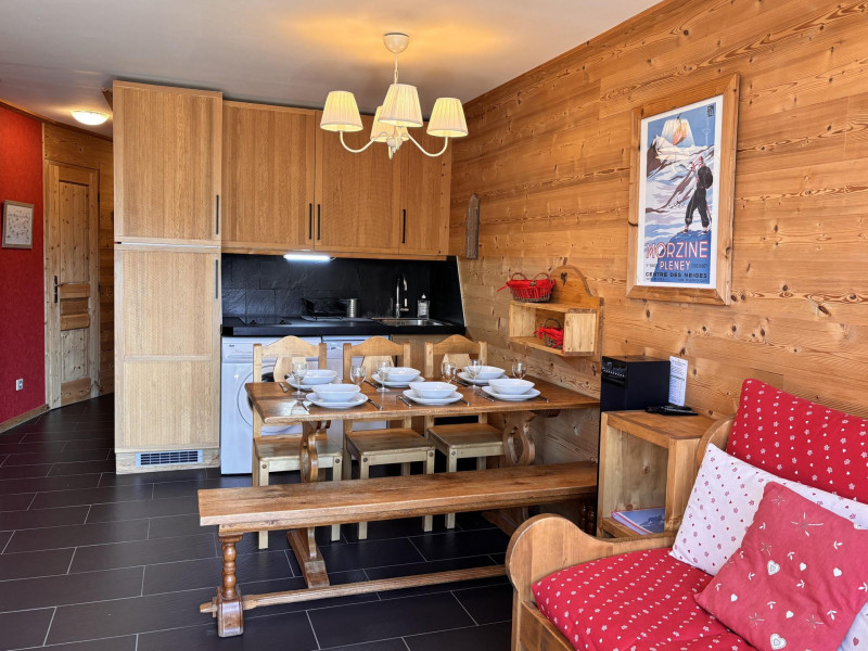 _lv_images__lot_0000000250_02_10158080