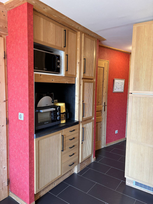 _lv_images__lot_0000000250_06_9715782