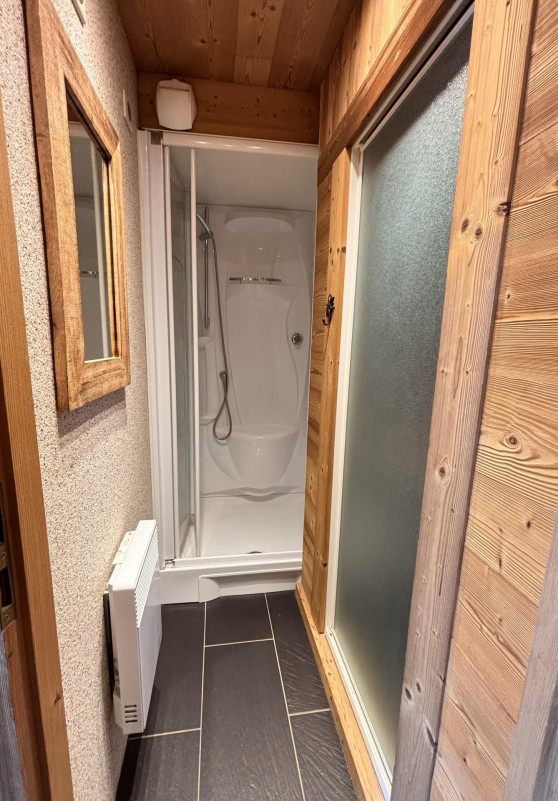 _lv_images__lot_0000000250_11_9459684 _lv_images__lot_0000000250_11_9459684