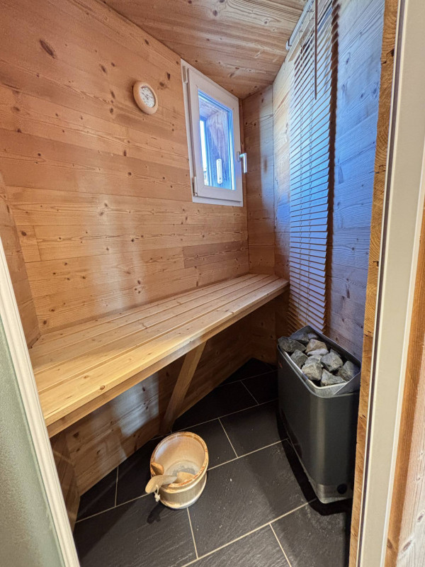 _lv_images__lot_0000000250_12_10403871