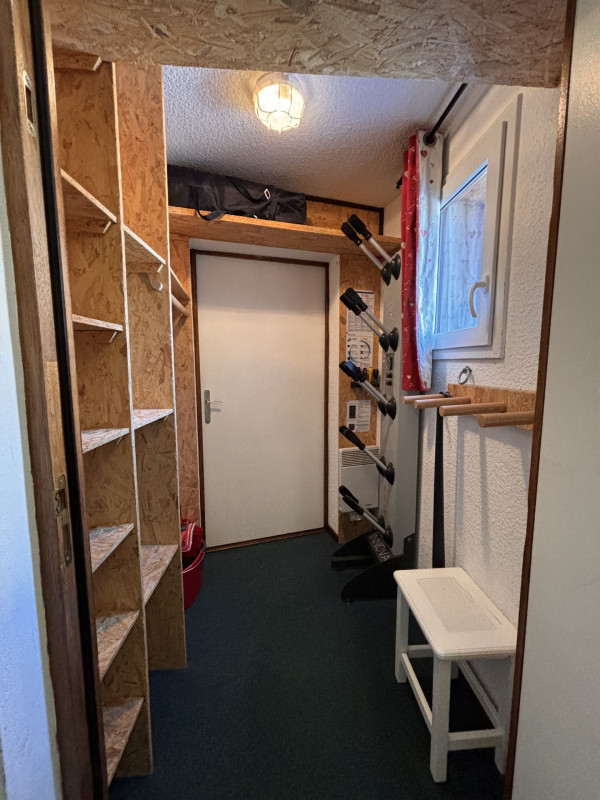 _lv_images__lot_0000000250_14_9915373 _lv_images__lot_0000000250_14_9915373