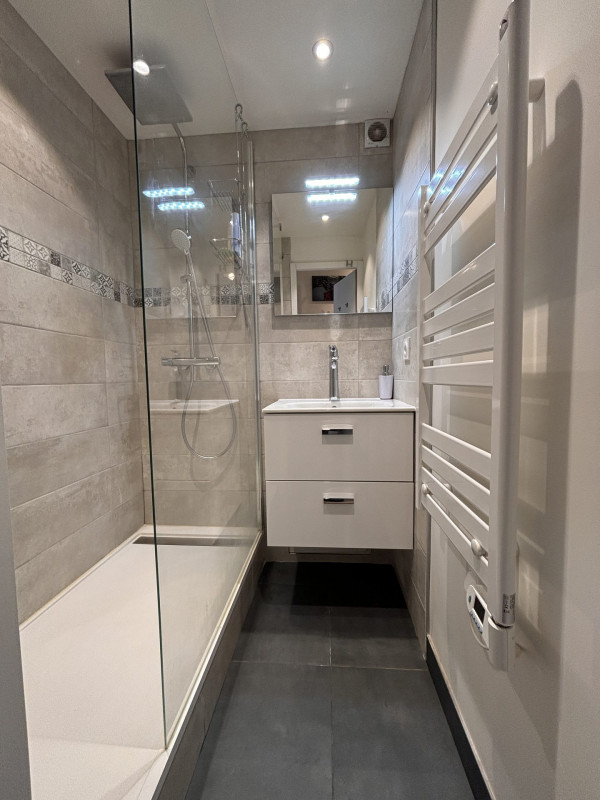 _lv_images__lot_0000000251_15_11060326