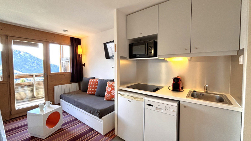 _lv_images__lot_0000000252_03_9742948 _lv_images__lot_0000000252_03_9742948