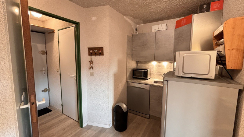 _lv_images__lot_0000000253_06_9378782