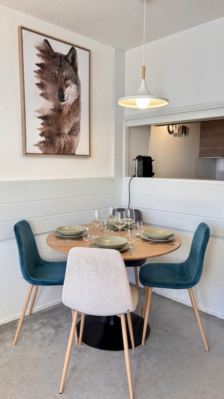 _lv_images__lot_0000000255_04_10279248