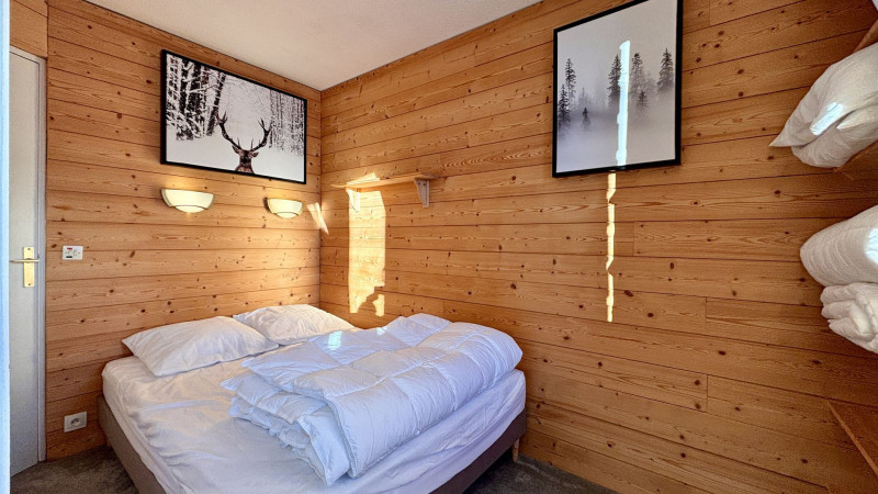 _lv_images__lot_0000000255_11_10263380