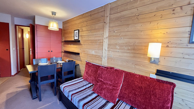_lv_images__lot_0000000256_01_11164858