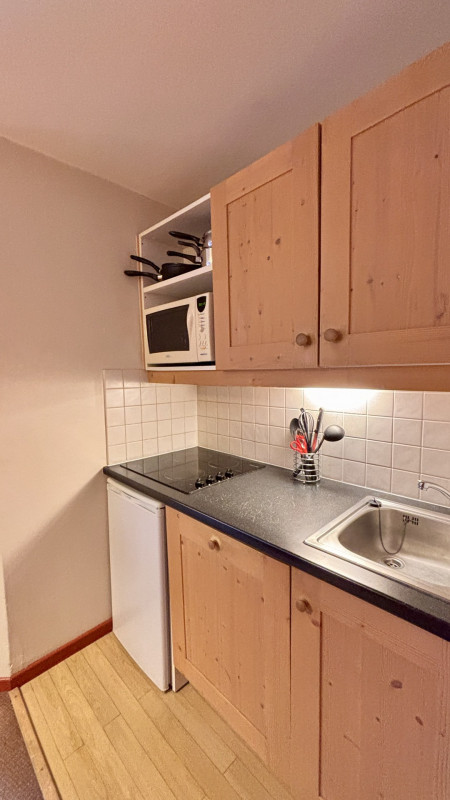 _lv_images__lot_0000000256_11_9696184