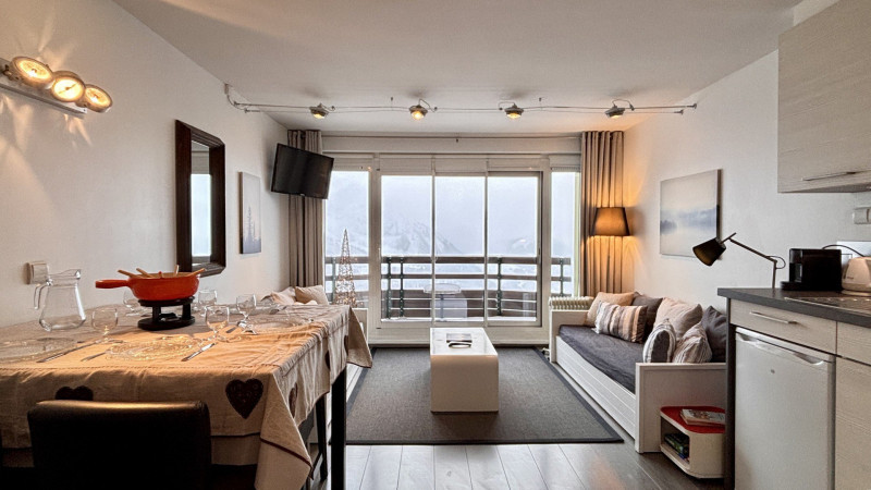 _lv_images__lot_0000000258_02_10403938