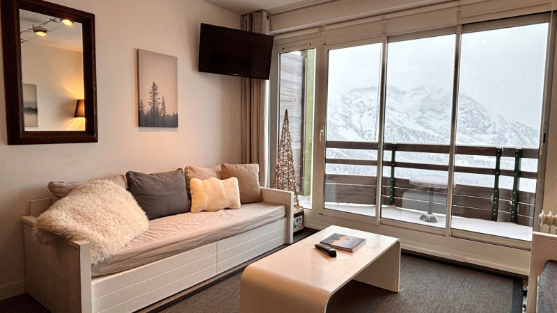 _lv_images__lot_0000000258_05_9352734