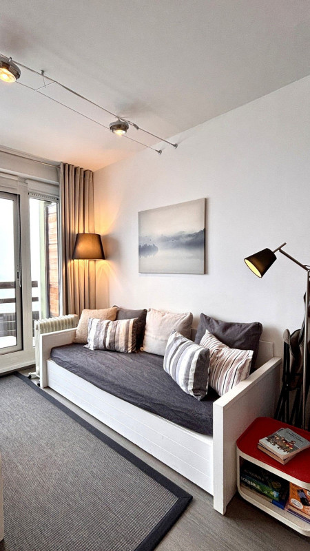 _lv_images__lot_0000000258_06_10199045