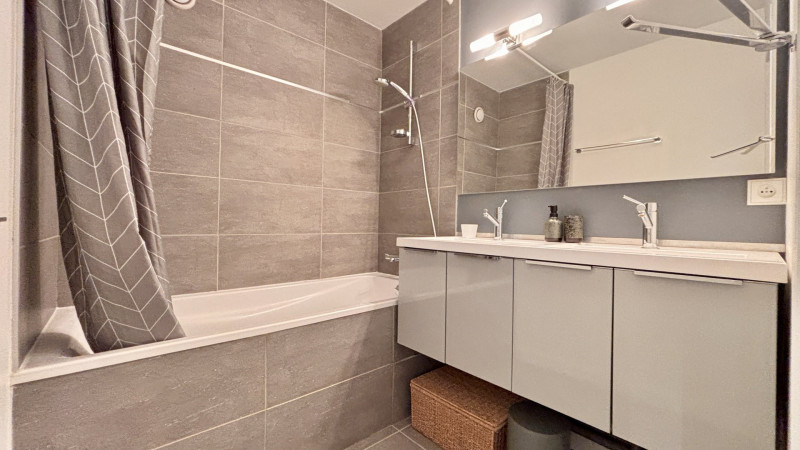 _lv_images__lot_0000000258_10_11046465 _lv_images__lot_0000000258_10_11046465