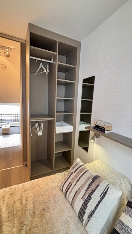 _lv_images__lot_0000000258_12_10076555