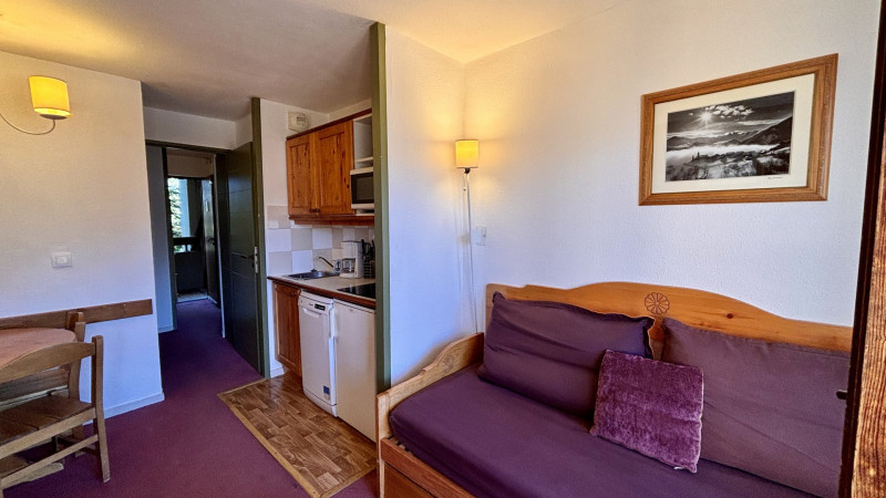 _lv_images__lot_0000000260_03_9961726 _lv_images__lot_0000000260_03_9961726